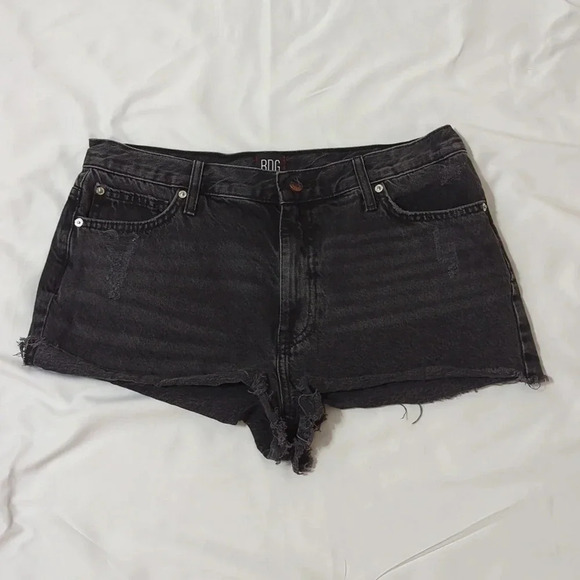 BDG Girlfriend High-Rise Denim Short, Color Washed Black Size 31 - Picture 1 of 14
